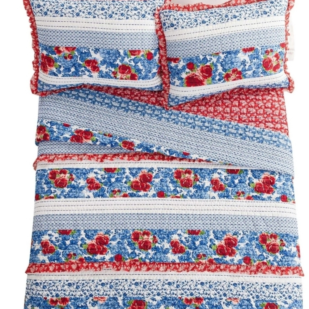PIONEER Blue and Red Floral Quilt  Full/queen